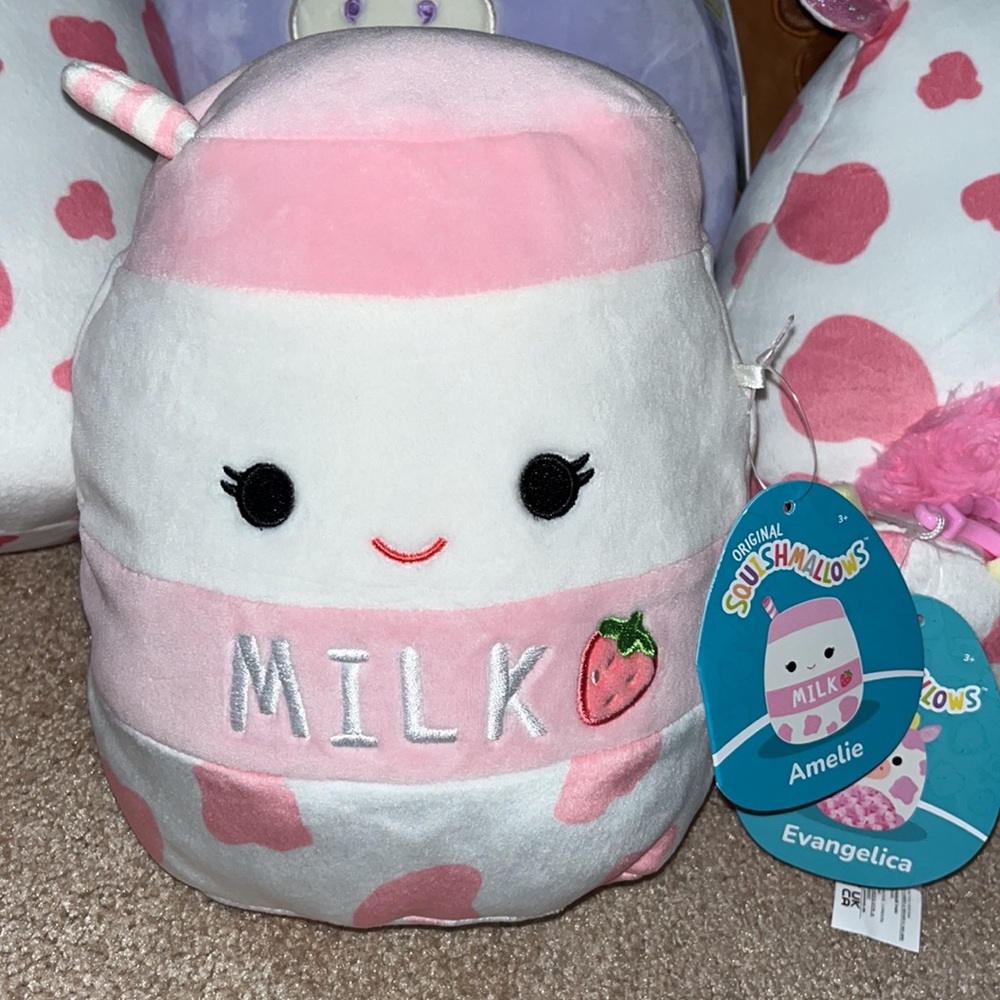 Squishmallows Strawberry Milk “Amelie” NWT 8”